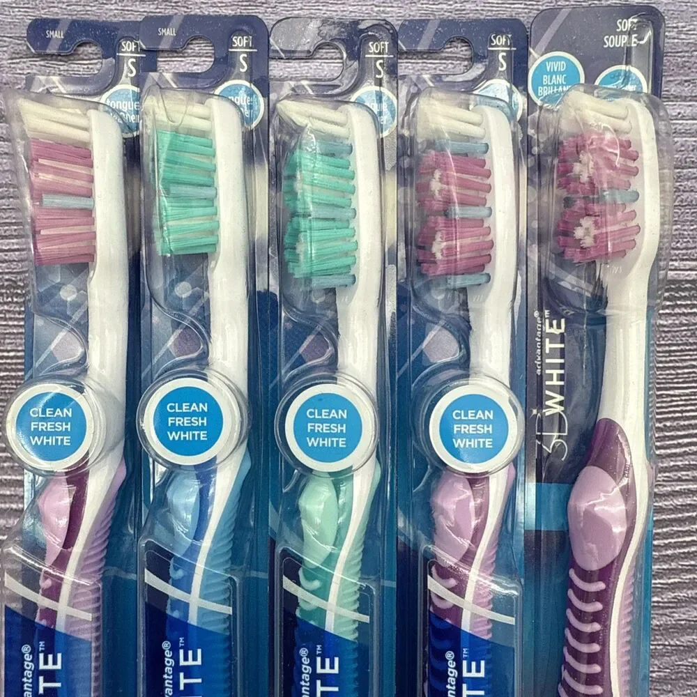5 LOT Oral-B Advantage 3D White Vivid Toothbrush SOFT NOS 2009 P&G USA